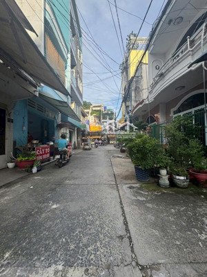 hot. siêu phẩm hxh sát mt đường đồng đen, tân bình 4.3x12m, 2 tầng cứng cáp, chỉ 8 tỷ 980 (tl)