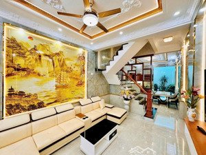 bán nhà mt hiệp thành 05, 4*18 đúc 3 lầu , 5pn, 6wc, sân xe hơi giá 6,7 tỷ còn tl
