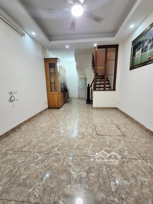 bán nhà cầu giấy - nhà đẹp ở ngay - khung cột chắc chắn. 30m, 5 tầng, nhỉnh 7 tỷ.