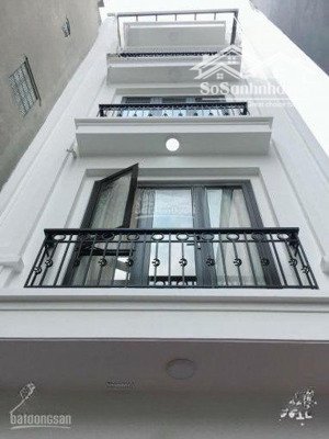 siêu hot cho thuê gấp nhà tôn đức thắng, dt 80m2 x 5 tầng, mặt tiền 6m, có gara ô tô. gía 25tr/th