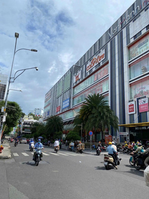 bán gấp nhà mt ngay vạn hạnh mall dt 5 x 17m 7 tầng thang máy hợp đồng thuê 110 triệu/thg giá 36 tỷ