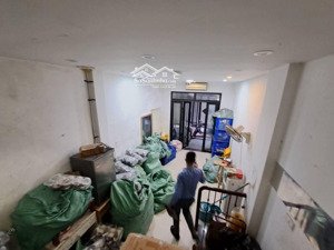 chính kinh, thanh xuân. dt 30m² x 5 tầng, mt 3m, giá 9 tỷ.