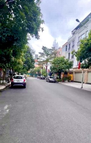 bán gấp lk - kđt văn khê 83m2 mặt tiền 5m - đường rộng 15m - ô tô - kinh doanh đỉnh.giá tốt 24tỷ.