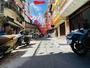 bán nhà riêng chính kinh - 30m2 - 5 tầng - ngõ rộng - trung tâm thanh xuân - 8.x tỷ