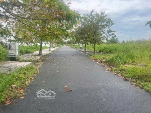 bán gấp cặp liền kề 7x19m khu tđc phước thiện hướng nam mát mẻ nhìn về vinhomes giá tốt chỉ 7,1 tỷ