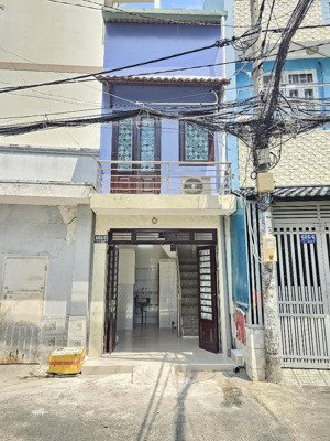 nhà mặt tiền hxh, 2 chiều thông, tiện kd, ngay chợ hạnh thông tây