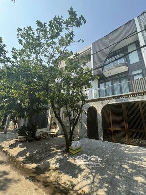 cho thuê nhà mới hẻm 9m đặng thùy trâm, dt: 5,5x12m. trệt 2 lầu st. gần đh văn lang