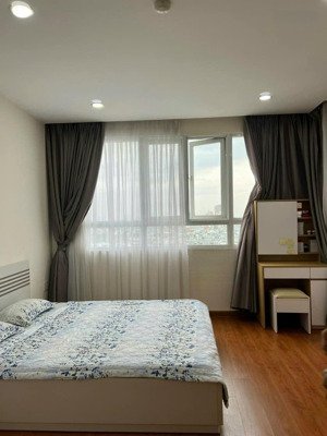 chung cư ruby,tân bình rộng 90m2, 2p ngủ, ntcc giá 10,5tr