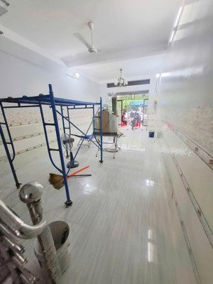 cho thuê nhà 1 trệt 1 lầu mới sơn sửa sạch đẹp đường lý văn sâm phường tam hiệp
