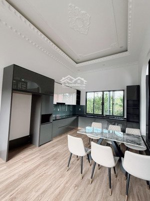 biệt thự sân vườn hẻm võ thị sáu sát bên chợ 18x27m chỉ 6,85 tỷ thương lượng quỳnh anh