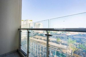 cho thuê ngay căn studio millennium cải tạo thành 1pn full nội thất chỉ 14tr/tháng.