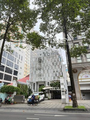 cho thuê nhà 1 trệt 3 lầu ngay mt 186a nam kỳ khởi nghĩa, quận 3, đối diện coop mart, 320tr/tháng