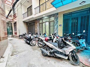 6 tỷ là các bác sở hữu nhà hồ tùng mậu - 36m2 5 tầng - sổ đỏ cc