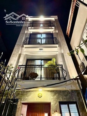 cực phẩm! nhà đẹp ô chợ dừa,nguyễn lương bằng,6 tầng sát phố,26mv, chỉ 6,2 tỷ.