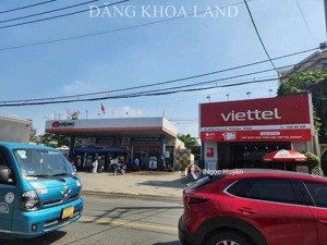 bán đất 2 mặt hẻm ô tô - gần chợ đầu mối - ql1a - dt : 100m2 - giá 4,6 tỷ ngang 5,5m