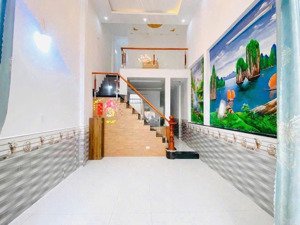 chính chủ bán cấp 4 có gác đúc đẹp mê ly ,gần trung tâm y tế dĩ an tiện đi thành phố hồ chí minh