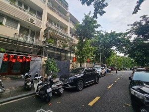 chính chủ gửi bán 3 căn lk an hưng 83m x4tầng,hoàn thiện đẹp ,full nội thất,giá 20tỷ,lh 