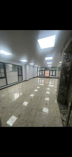 cho thuê nhà mặt phố hào nam - đống đa: diện tích 55m x 5 tầng, mặt tiền 5m