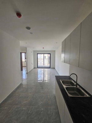 cho thuê gấp căn 2pn tầng trung không đồ tại 384 lê thánh tông. liên hệ nam: 