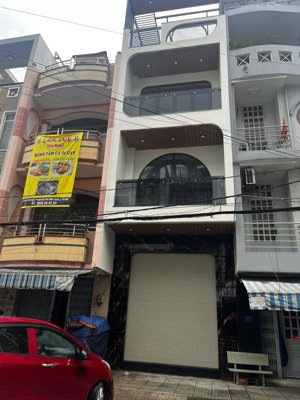nhà mới đẹp - có thang máy - gần chợ lớn - quận 6
