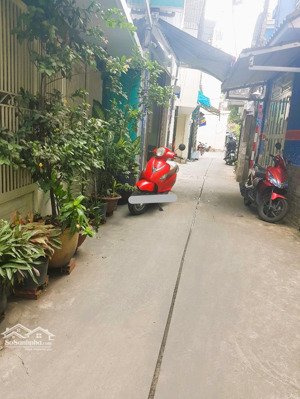 bán nhà hẻm thông phú thọ hoà, chỉ hơn 1 tỷ có shr