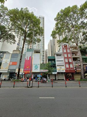 bán nhà mặt phố đường 3/2, q10, 50 tỷ, 95m2 đẹp, khu kinh doanh