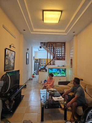 rẻ nhất khương đình nhà ngõ ba gác 40m ra mặt phố ngõ thông 4 tầng 50m2 nở hậu đủ nội thất ở luôn