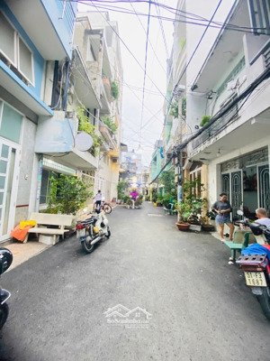 hẻm 6m lê văn sỹ q3 dt: 5,4x16m giá 10,9 tỷ nhà vuông vức khuôn đất 81m2