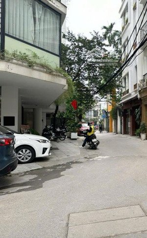 bán nhà mặt phố đào tấn - ba đình 65m, 7 tầng, thang máy, lô góc đang cho thuê 100tr/tháng