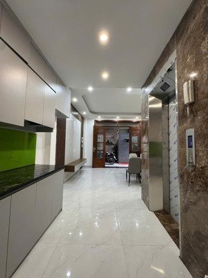 bán nhà tôn đức thắng, ô tô 50m, 6 tầng thang máy, nhà mới đẹp ở ngay, 40m2, giá 9 tỷ