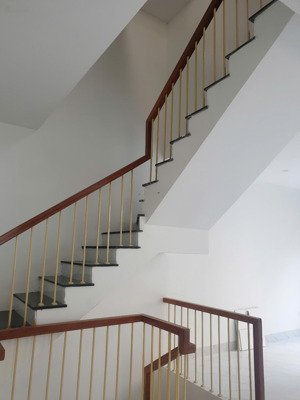 chính chủ cần bán gấp nhà thổ cư giá ngộp phố kim ngưu, đội cấn, lạc long quân. lh: 