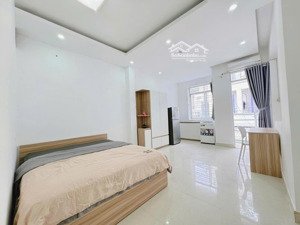 studio ban công thoáng mát full nội thất xịn xò gần sân golf tân sơn