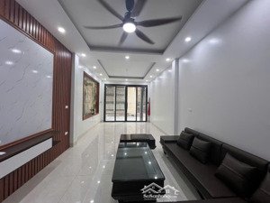 bán nhà phố nguyễn văn cừ- long biên- vị trí kinh doanh - dt 65m2- mt 4.2m- 5 tầng- giá 14.8 tỷ