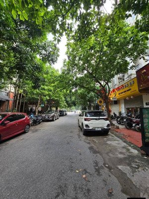 chính chủ gửi bán liền kề làng việt kiều châu âu, mộ lao - trục chính kinh doanh - sát hồ mỗ lao