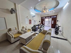 nhà 3 tầng-kiên cố vô ở được ngay-trung tâm thủ đức-kha vạn cân-đường nhựa ô tô sạch đẹp-7 tỷ 3