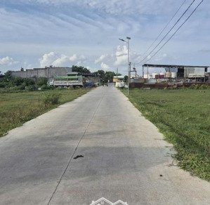 bán đất gấp tại đường võ văn ngân, đức hòa, long an. chỉ 5,2tr/m2, diện tích 653 m2 đất thủy sản