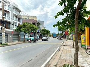CHO THUÊ TOÀ NHÀ MẶT TIỀN đường Đặng Văn Bi, Thủ Đức 8*18m