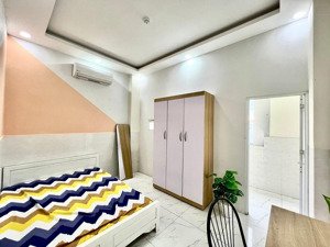 căn hộ ban công - cửa sổ mặt tiền phạm văn bạch ở ngay - chính chủ