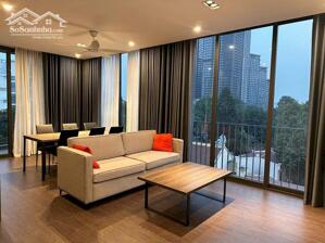 Cho thuê căn hộ rộng 100m2, 2PN tại Tô Ngọc Vân, Tây Hồ, đầy đủ nội thất đẹp, hiện đại, sáng thoáng