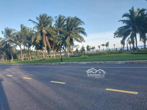 bán lô đất mặt tiền biển lê văn huân đầu tuyến sơn trà. dt 992m2. ngang 20m. giá bán 180 triệu /m2