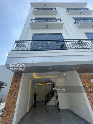 ô tô nhỏ đỗ cửa xây mới cực đẹp dt40m 4 tầng mt 4m- vài bước ra đường ô tô tránh.