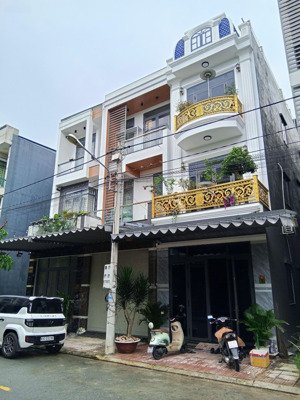 bán nhà phố mới xây tân đông hiệp - dĩ an - bình dương diện tích: 72m (4m x 18m)
kết cấu: 1 tr