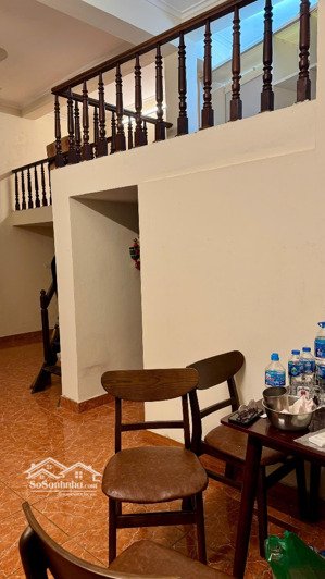 cho thuê căn hộ tầng 2, phố hàng buồm, hợp ở, kd, ngõ rộng, cách phố 15m