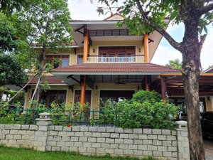 bán biệt thư có hồ bơi, sân golf mini trong sân nhà -bt thảo nguyên sg, thành phố thủ đức (quận 9)