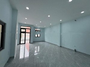 cho thuê nhà mới xây mới 100% , nhà cách mt bùi hữu nghĩa 100m , ngay chợ , trường đại học