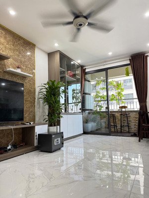 siêu hiếm. e bán căn góc 2pn2wc 65m2 toà flc đại mỗ.nhà đẹp full nội thất. lh 