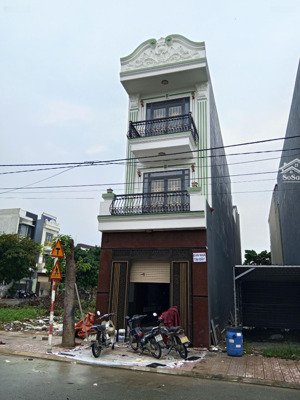 bán nhà 3 tầng p.tân đông hiệp - tp.dĩ an - bình dương - gần trung tâm y tế diện tích: 72m ( 4m