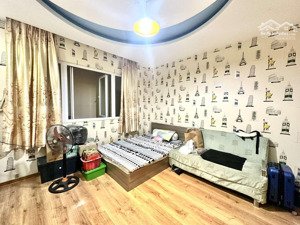 bán căn hộ dv 10 phòng tự khai thác thu nhập 40 triệu/tháng đường lớn vị trí đẹp gần trường đh