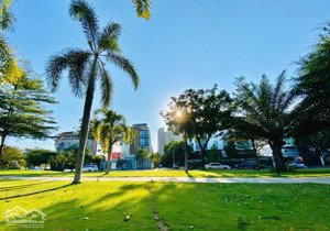 chủ cần bán tòa nhà căn hộ dịch vụ góc 2 mặt tiền đường số 4 p. phú mỹ quận 7. dt: 9x30m giá 78 tỷ