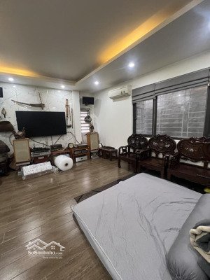 nhà đẹp phố nguyễn văn cừ ngọc lâm 43m2 5 tầng độc lập